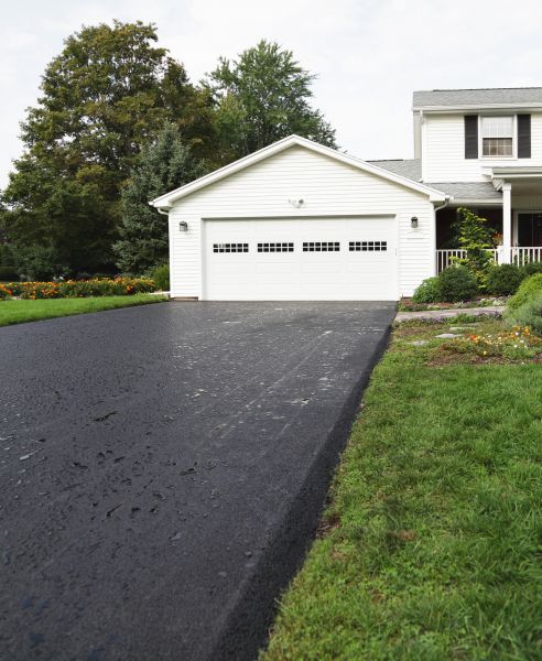 Cost of Blacktop Driveway Paving in Tomball