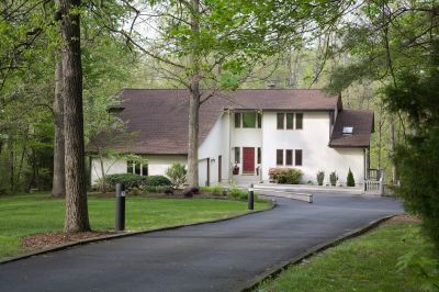 Residential Driveway with Edge Detailing